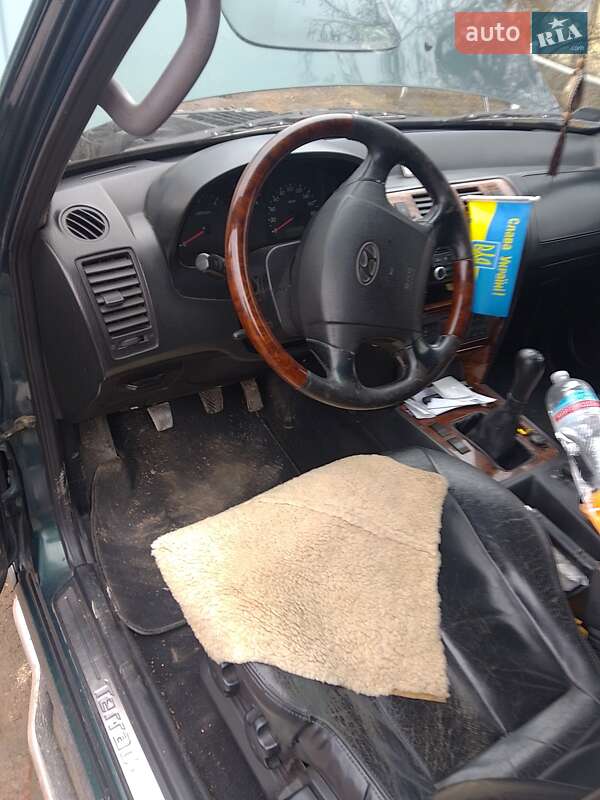 Внедорожник / Кроссовер Hyundai Terracan 2002 в Вишневце