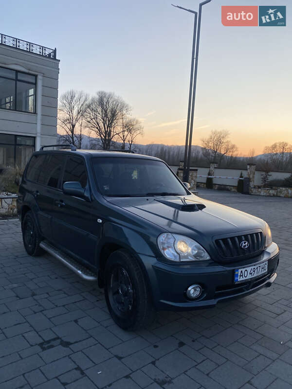 Внедорожник / Кроссовер Hyundai Terracan 2002 в Хусте