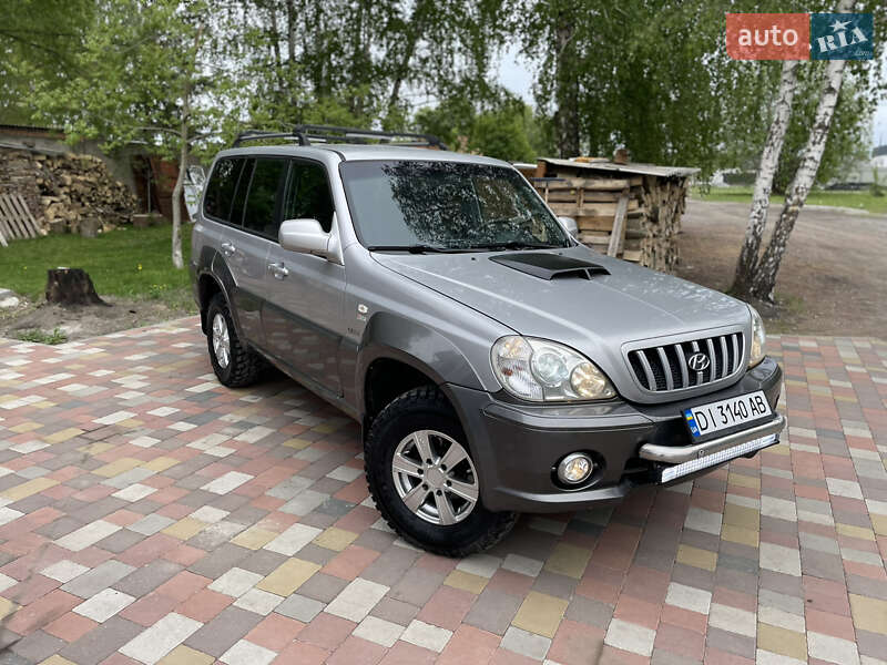 Внедорожник / Кроссовер Hyundai Terracan 2002 в 