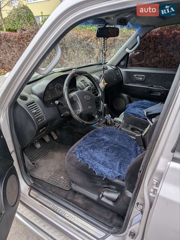 Внедорожник / Кроссовер Hyundai Terracan 2003 в Вишневом фото 4 Внедорожник / Кроссовер Hyundai Terracan 2003 в Вишневом