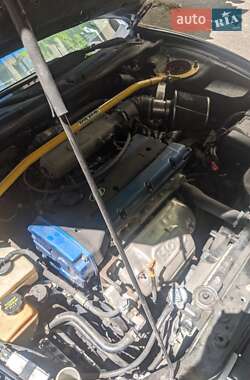 Купе Hyundai Tiburon 1996 в 