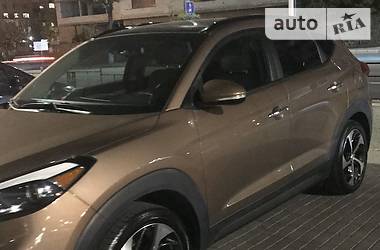 Позашляховик / Кросовер Hyundai Tucson 2015 в 