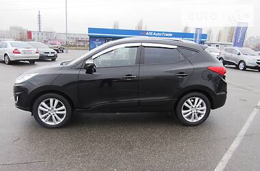 Внедорожник / Кроссовер Hyundai Tucson 2011 в 