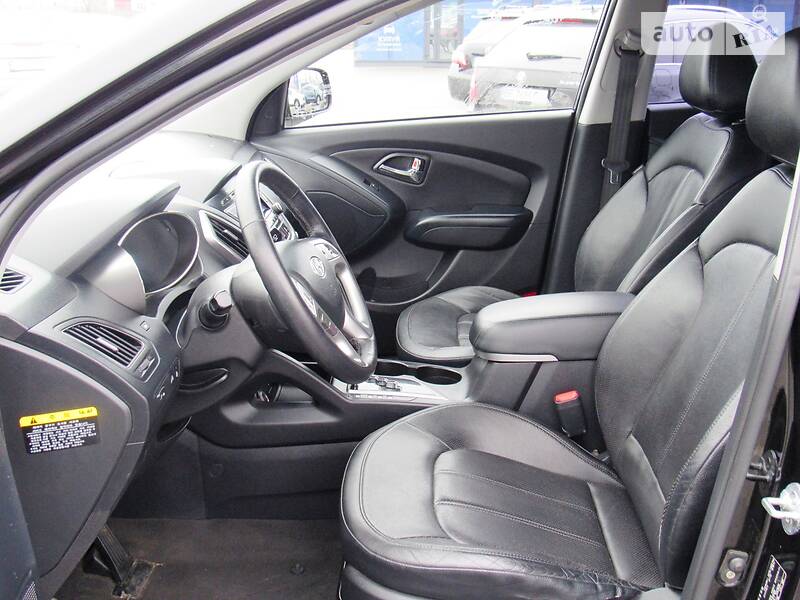 Позашляховик / Кросовер Hyundai Tucson 2011 в Києві