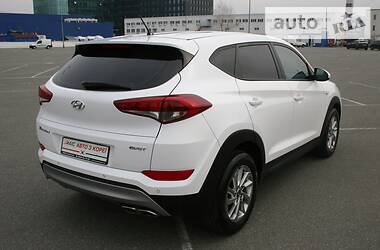 Позашляховик / Кросовер Hyundai Tucson 2015 в 