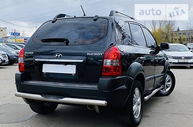 Позашляховик / Кросовер Hyundai Tucson 2011 в 