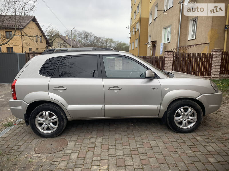 Позашляховик / Кросовер Hyundai Tucson 2008 в Івано-Франківську