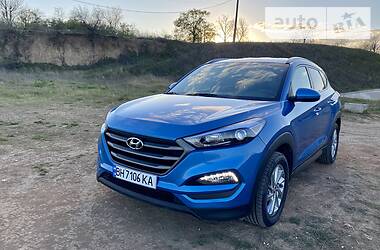 Позашляховик / Кросовер Hyundai Tucson 2015 в 