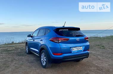 Позашляховик / Кросовер Hyundai Tucson 2015 в 
