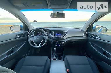 Позашляховик / Кросовер Hyundai Tucson 2015 в 