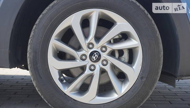 Позашляховик / Кросовер Hyundai Tucson 2015 в Одесі