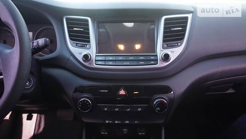 Позашляховик / Кросовер Hyundai Tucson 2015 в Одесі