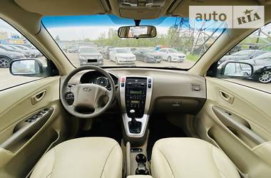 Позашляховик / Кросовер Hyundai Tucson 2008 в 