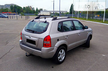 Позашляховик / Кросовер Hyundai Tucson 2004 в 