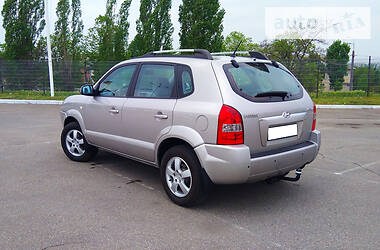 Позашляховик / Кросовер Hyundai Tucson 2004 в 