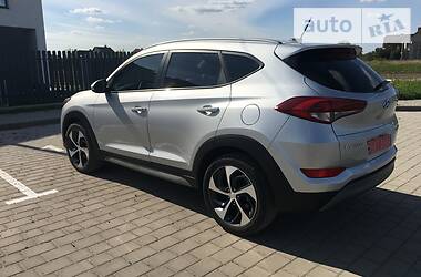 Позашляховик / Кросовер Hyundai Tucson 2017 в 