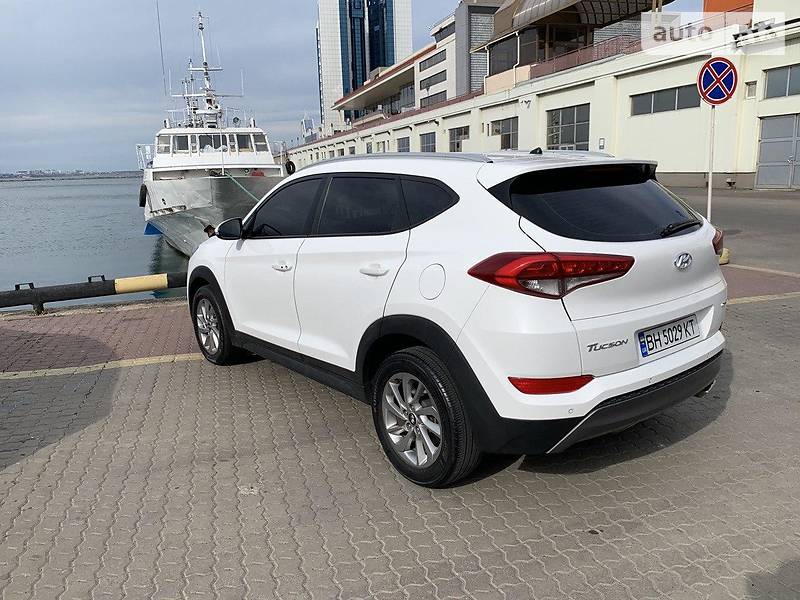 Позашляховик / Кросовер Hyundai Tucson 2016 в Одесі