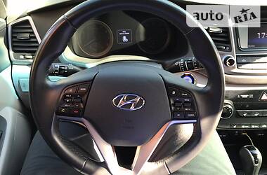 Внедорожник / Кроссовер Hyundai Tucson 2015 в Полтаве