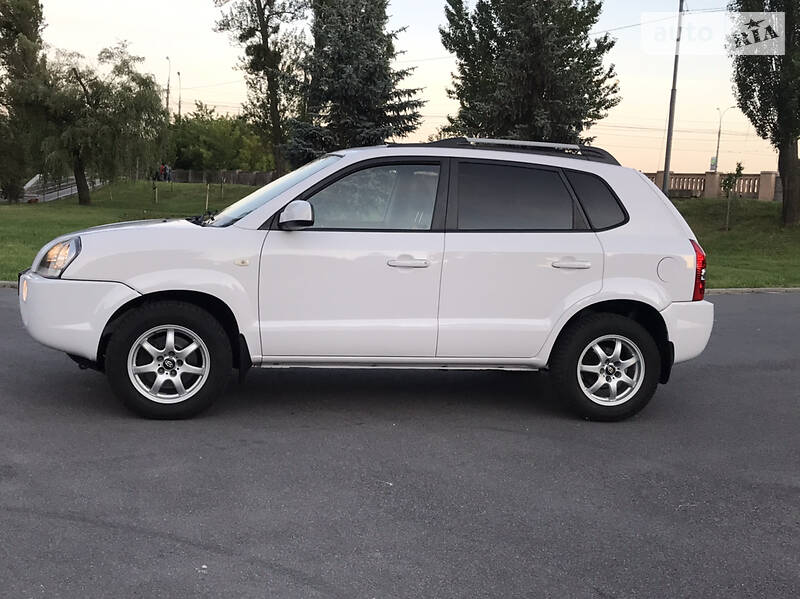 Позашляховик / Кросовер Hyundai Tucson 2009 в Києві