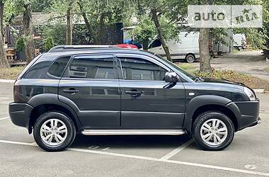 Позашляховик / Кросовер Hyundai Tucson 2012 в 