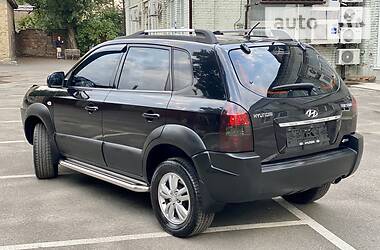 Позашляховик / Кросовер Hyundai Tucson 2012 в 