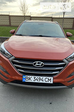 Внедорожник / Кроссовер Hyundai Tucson 2015 в Киеве