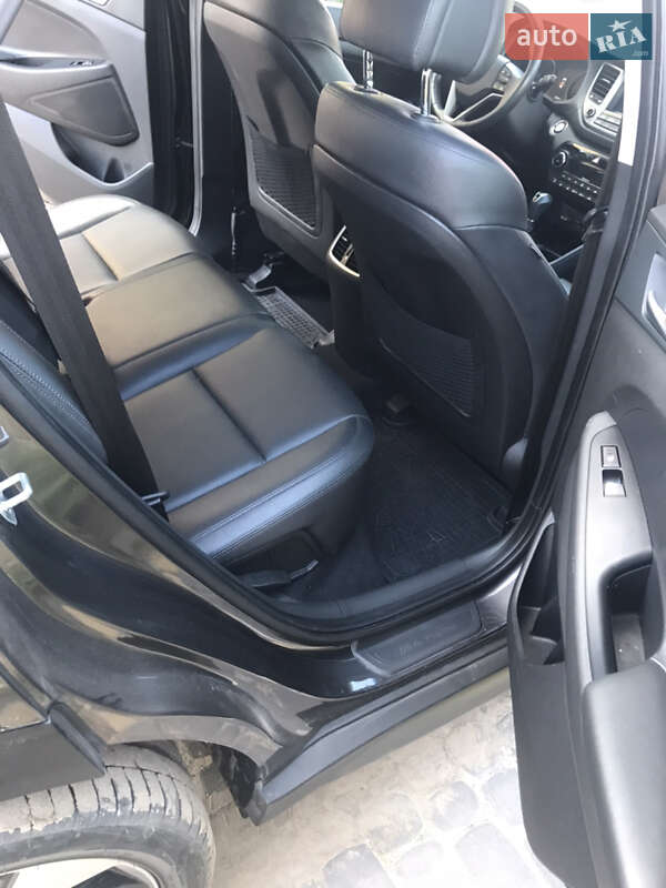 Внедорожник / Кроссовер Hyundai Tucson 2016 в Камне-Каширском