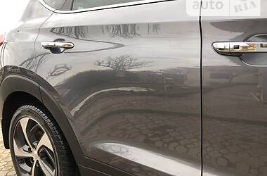 Внедорожник / Кроссовер Hyundai Tucson 2017 в 