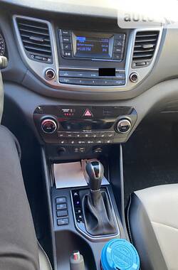 Внедорожник / Кроссовер Hyundai Tucson 2017 в 