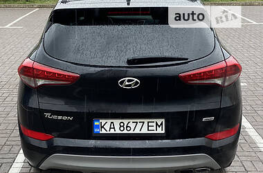 Внедорожник / Кроссовер Hyundai Tucson 2016 в Киеве