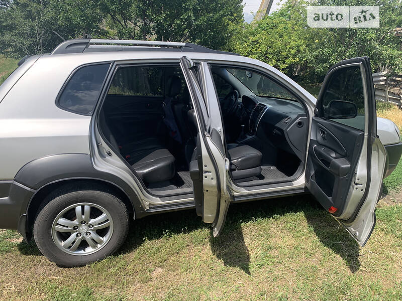 Позашляховик / Кросовер Hyundai Tucson 2007 в Солоному