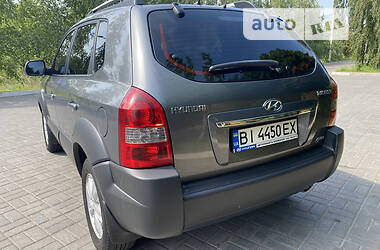 Внедорожник / Кроссовер Hyundai Tucson 2011 в 