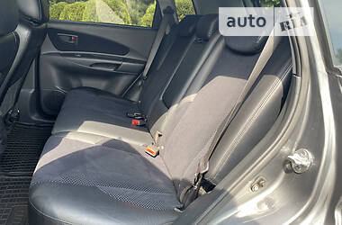 Внедорожник / Кроссовер Hyundai Tucson 2011 в 