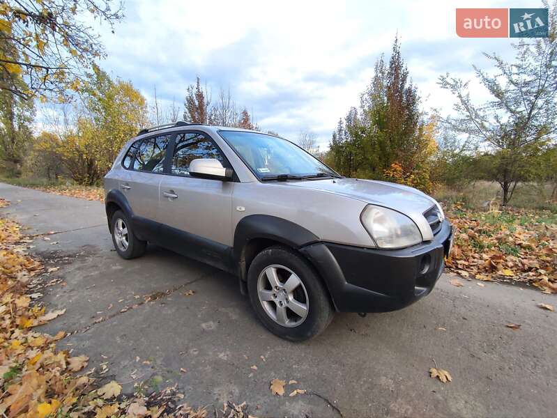 Внедорожник / Кроссовер Hyundai Tucson 2005 в 