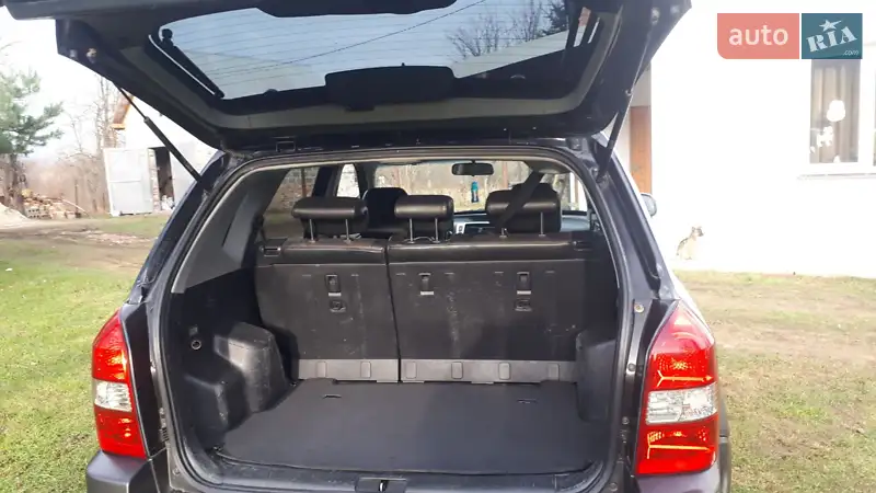 Позашляховик / Кросовер Hyundai Tucson 2006 в 