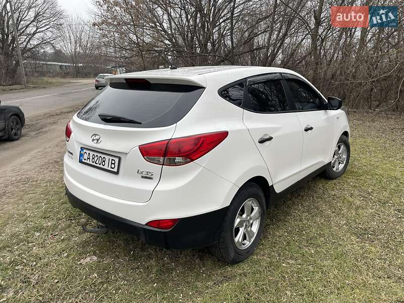 Позашляховик / Кросовер Hyundai Tucson 2012 в Смілі фото 6 Позашляховик / Кросовер Hyundai Tucson 2012 в Смілі