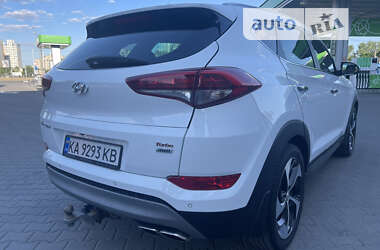 Внедорожник / Кроссовер Hyundai Tucson 2017 в 
