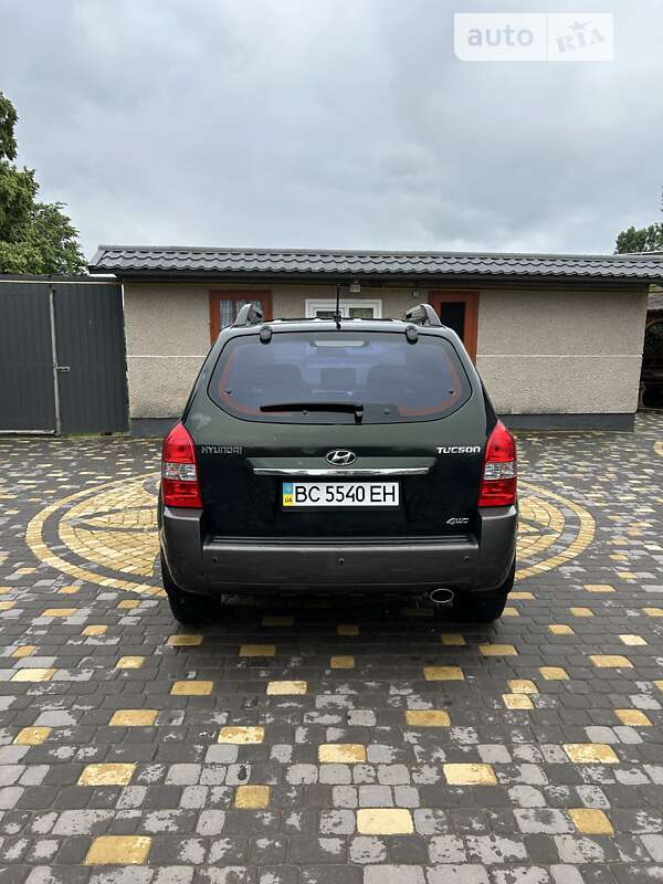 Внедорожник / Кроссовер Hyundai Tucson 2008 в 