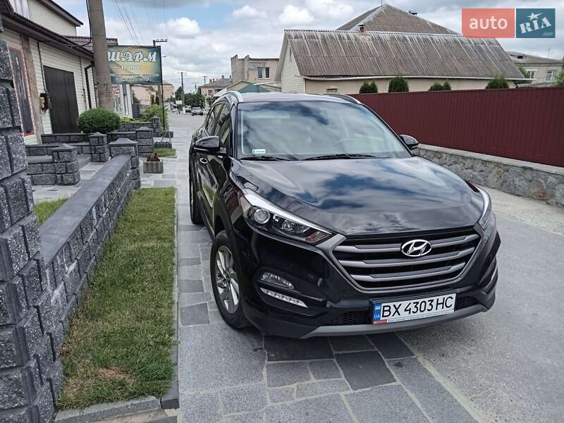 Позашляховик / Кросовер Hyundai Tucson 2016 в Києві