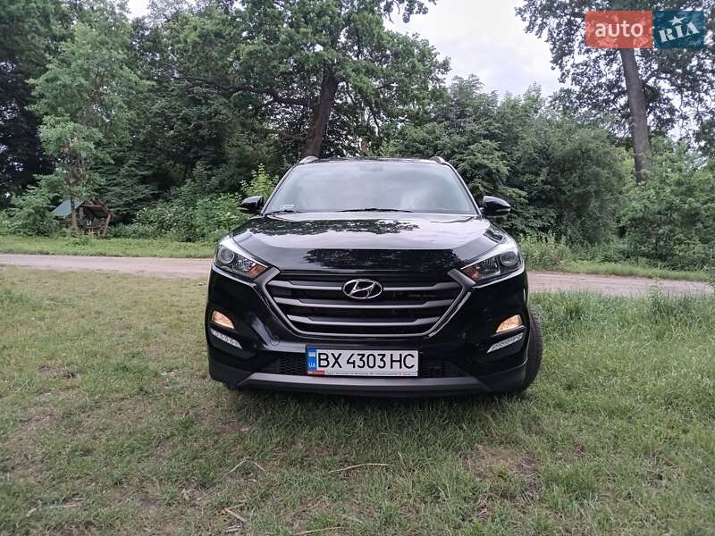 Позашляховик / Кросовер Hyundai Tucson 2016 в Києві