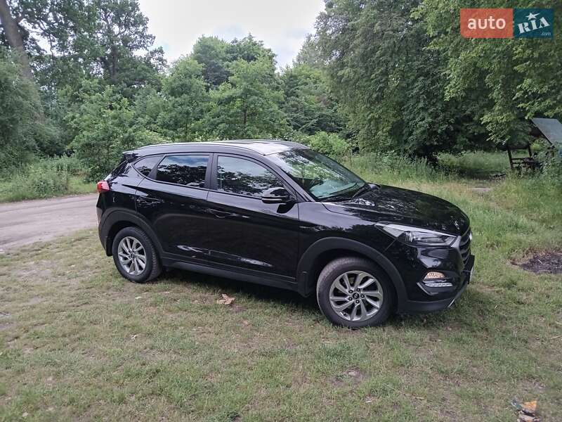Позашляховик / Кросовер Hyundai Tucson 2016 в Києві