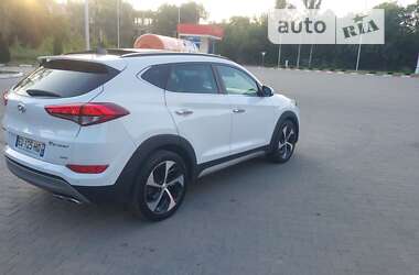 Внедорожник / Кроссовер Hyundai Tucson 2017 в 