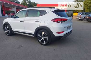 Внедорожник / Кроссовер Hyundai Tucson 2017 в 