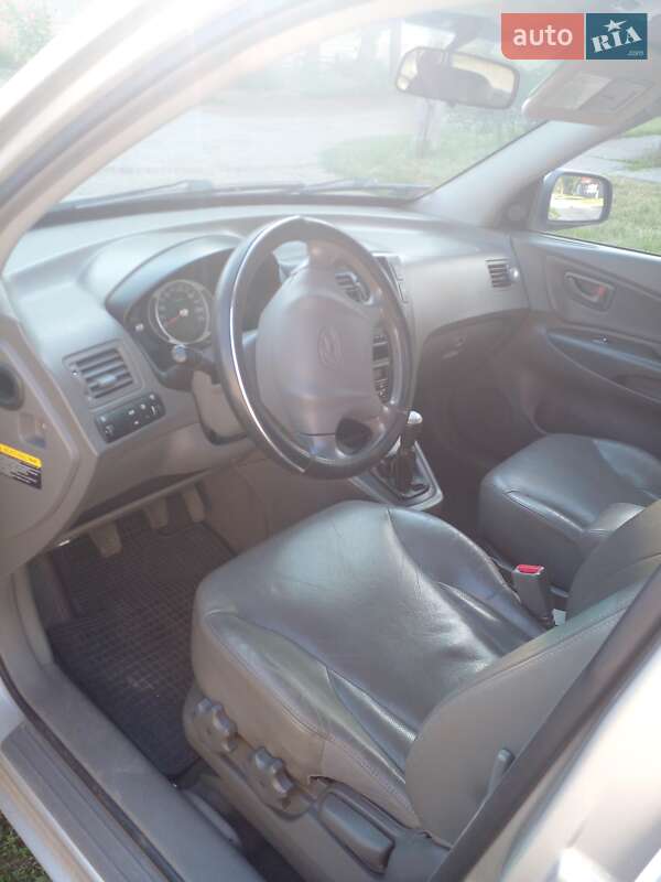 Позашляховик / Кросовер Hyundai Tucson 2005 в Сумах