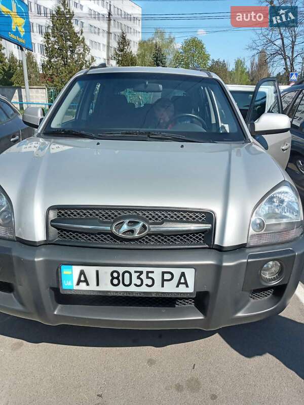 Внедорожник / Кроссовер Hyundai Tucson 2008 в 