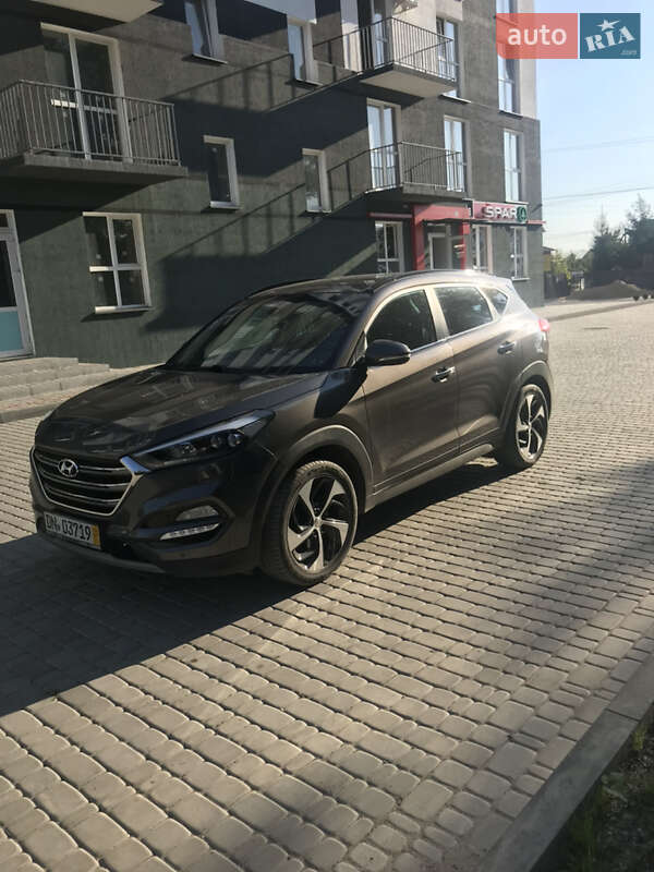 Внедорожник / Кроссовер Hyundai Tucson 2016 в Камне-Каширском