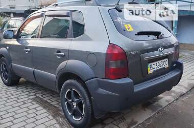 Внедорожник / Кроссовер Hyundai Tucson 2011 в 
