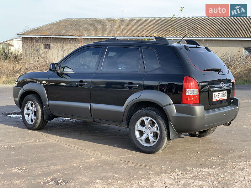 Позашляховик / Кросовер Hyundai Tucson 2009 в Романіву