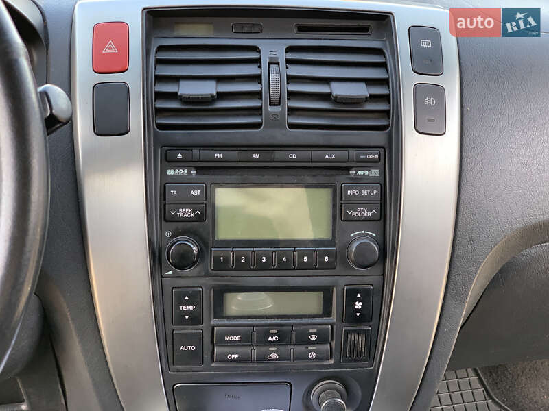 Позашляховик / Кросовер Hyundai Tucson 2009 в Романіву