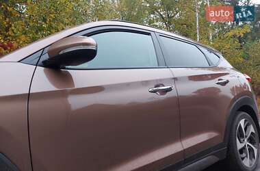 Позашляховик / Кросовер Hyundai Tucson 2015 в 